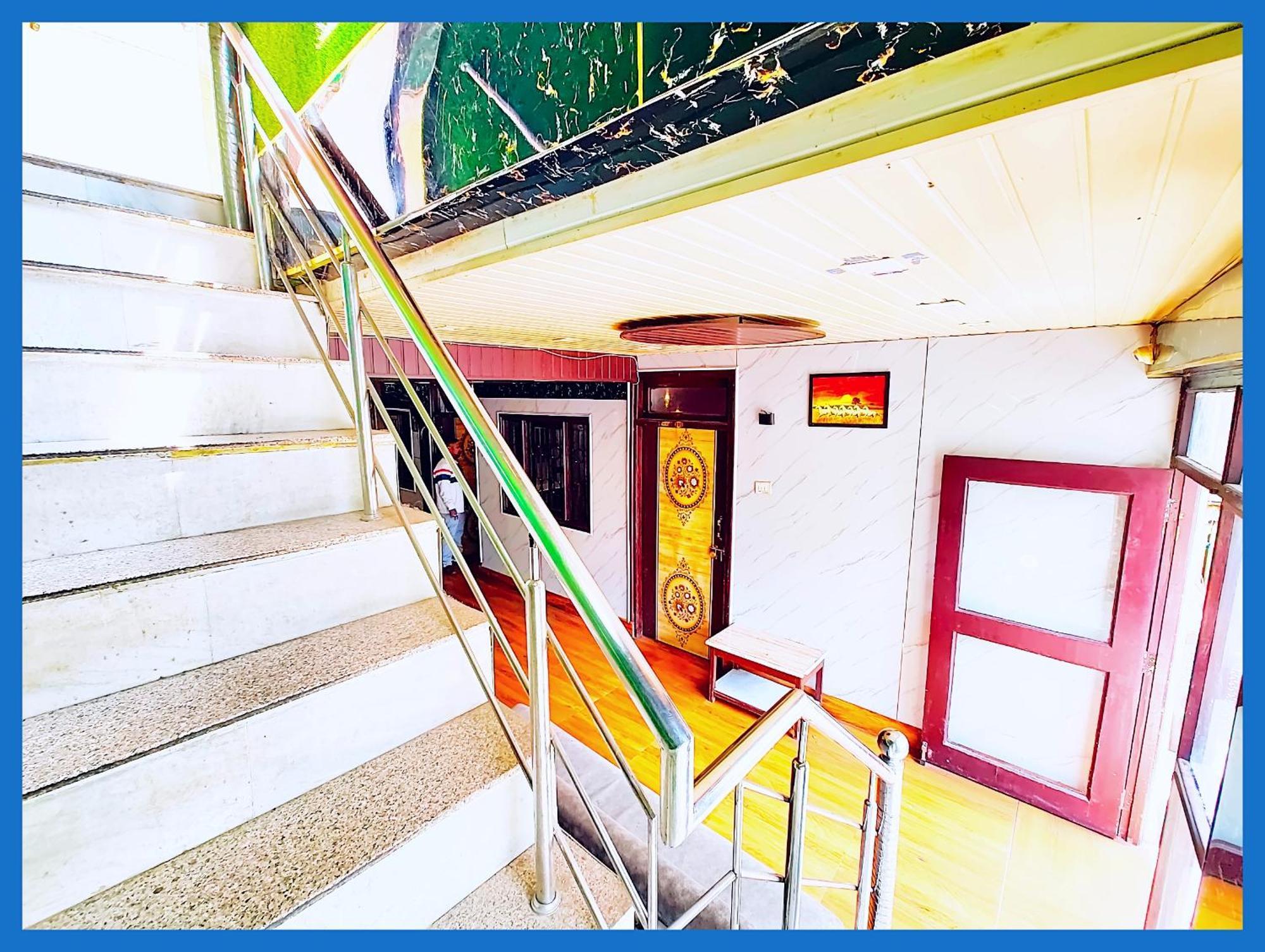 Flattiess ! Hotel Near Mall Road - Open Sitting Area On Terrace With Full Naini Lake View And Mountain Valley View - Wi Fi - Room Service Available - Top Rated Hotel Nainital Zewnętrze zdjęcie